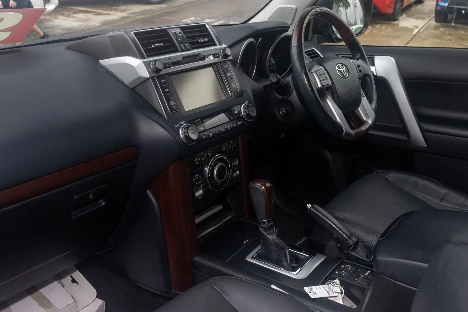 2017 Toyota Landcruiser Prado Gallery Image 8