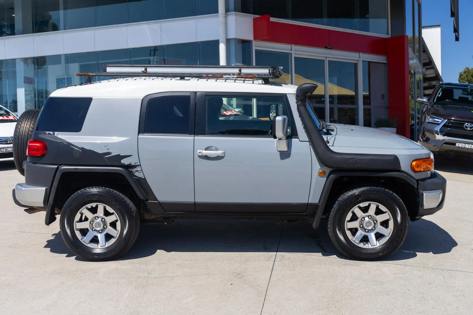 2015 Toyota FJ Cruiser Gallery Image 3