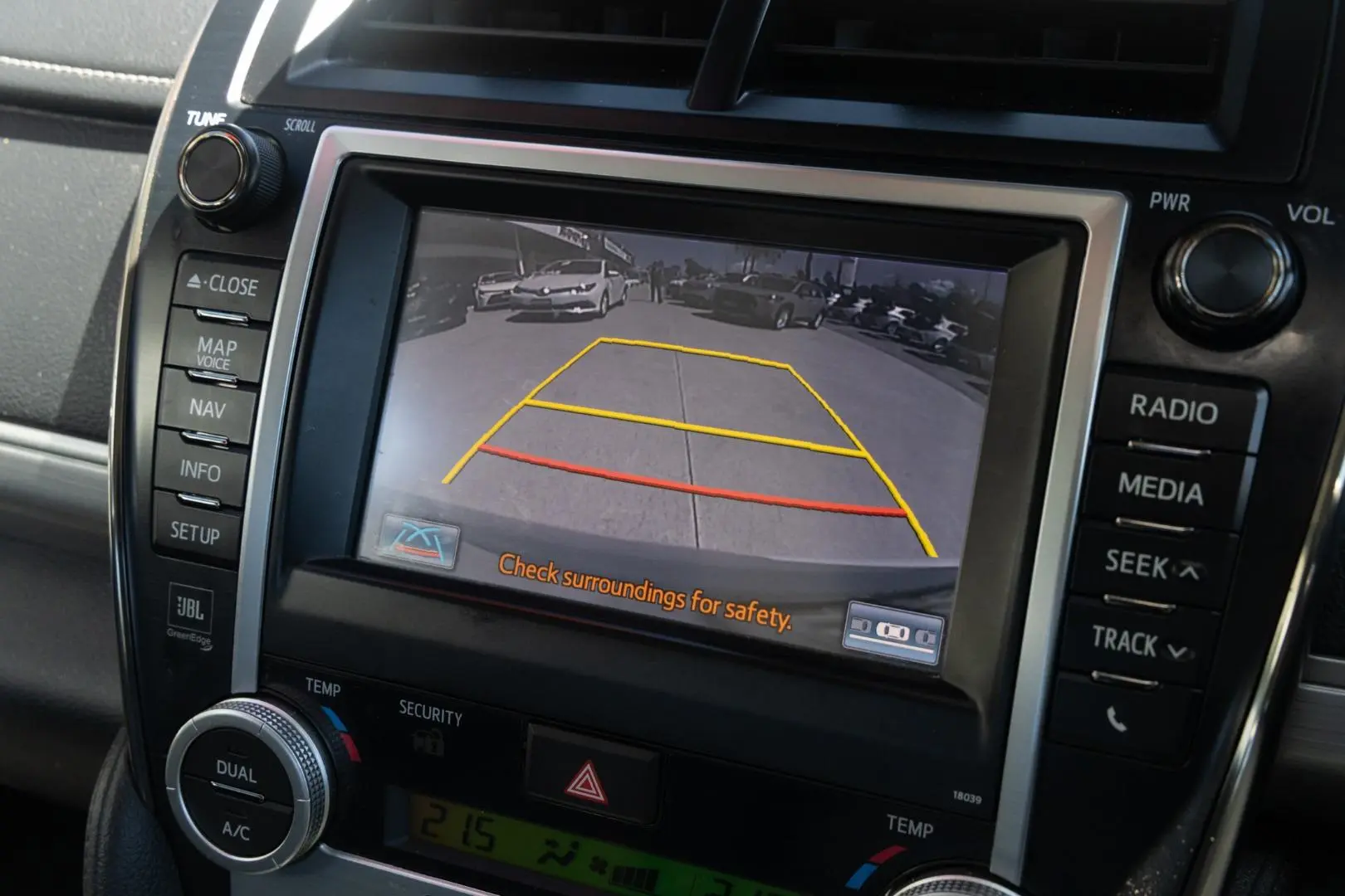 2014 Toyota Camry Gallery Image 15