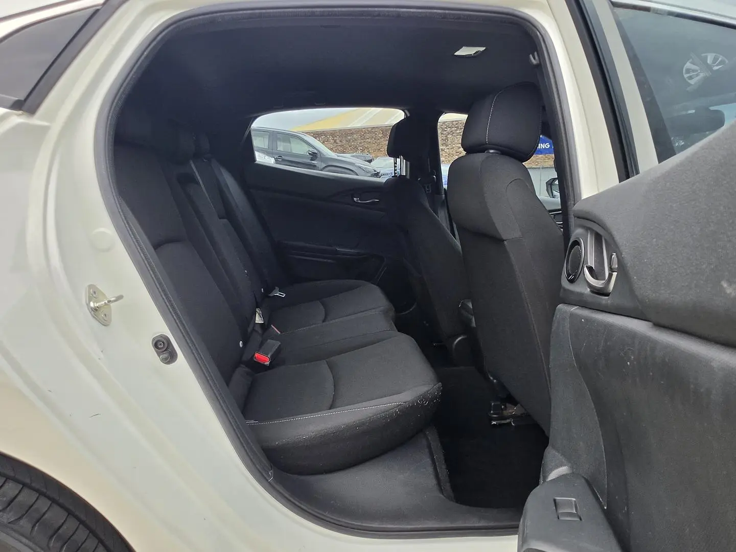 2017 Honda Civic Gallery Image 17