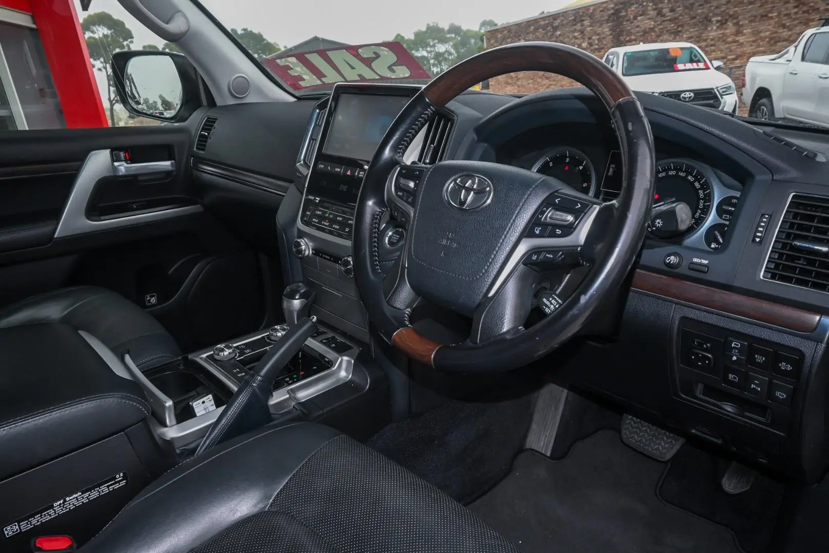 2018 Toyota Landcruiser Gallery Image 7