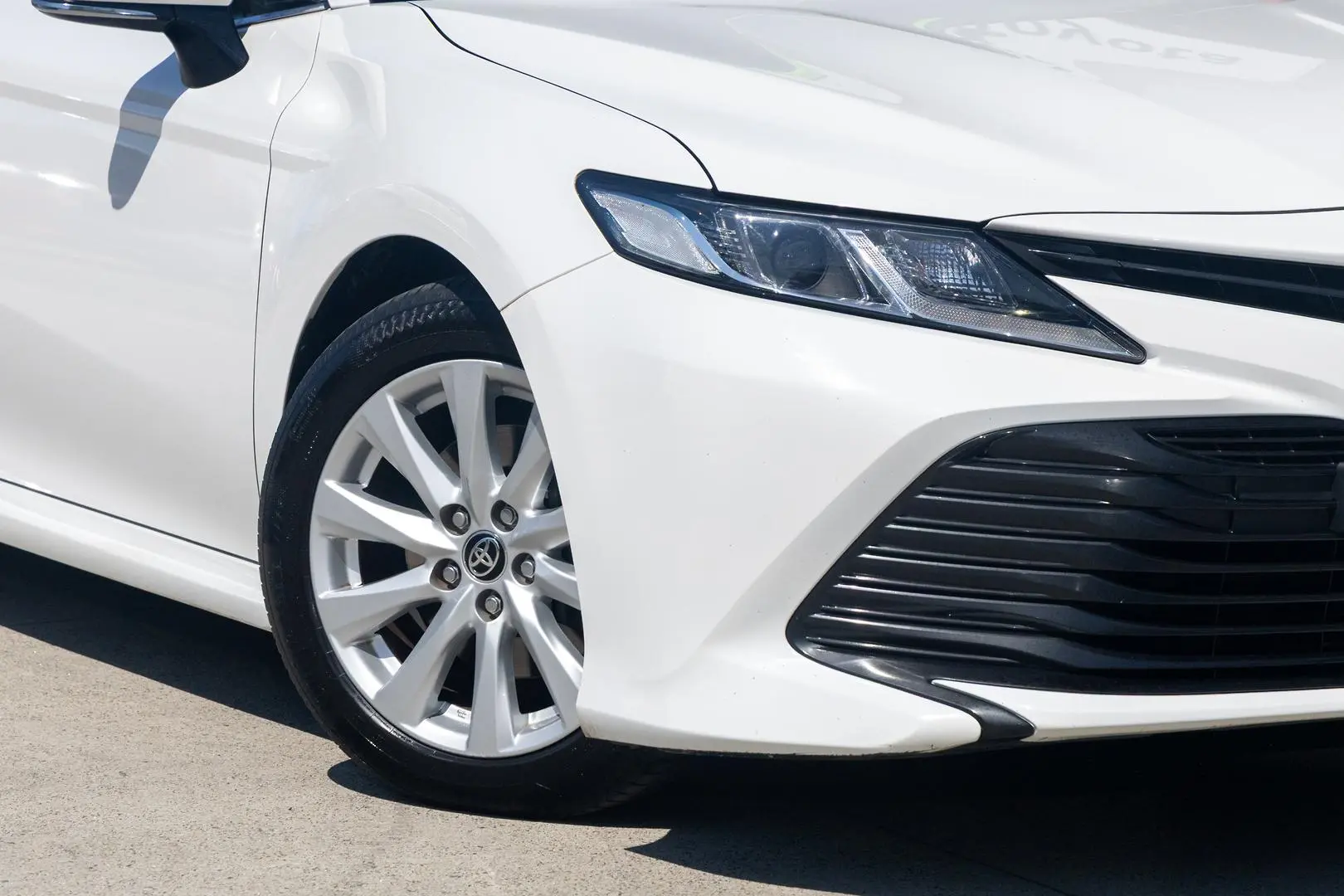 2020 Toyota Camry Gallery Image 9