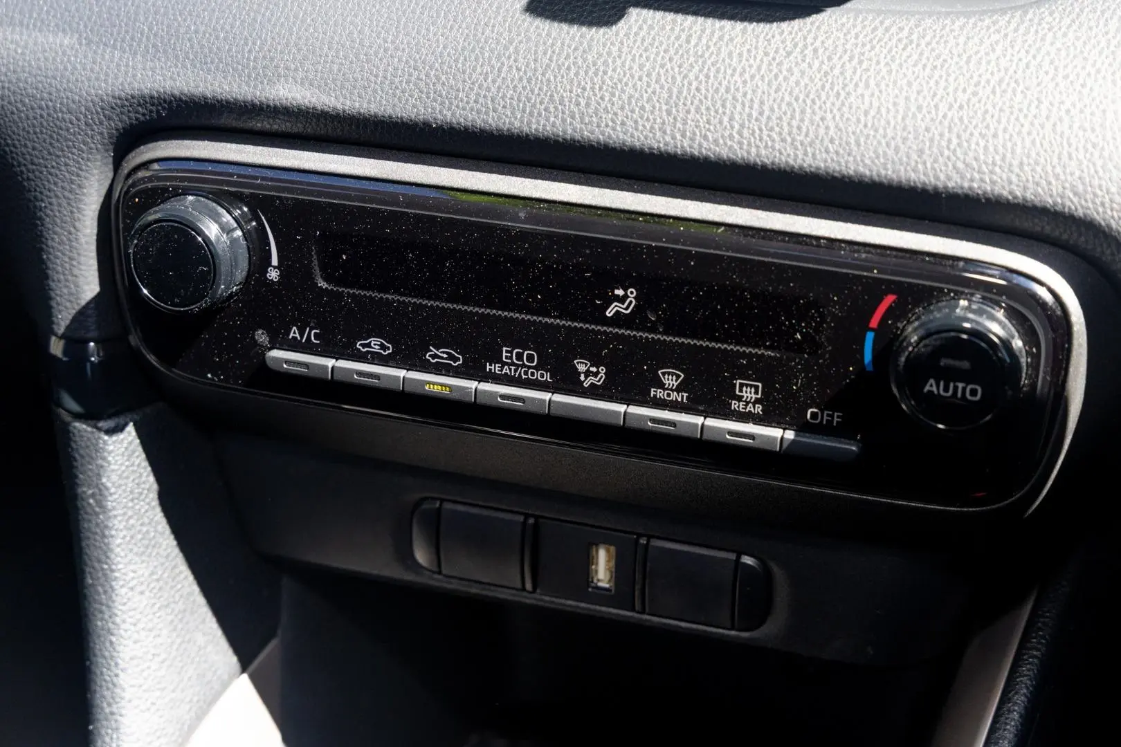 2020 Toyota Yaris Gallery Image 16