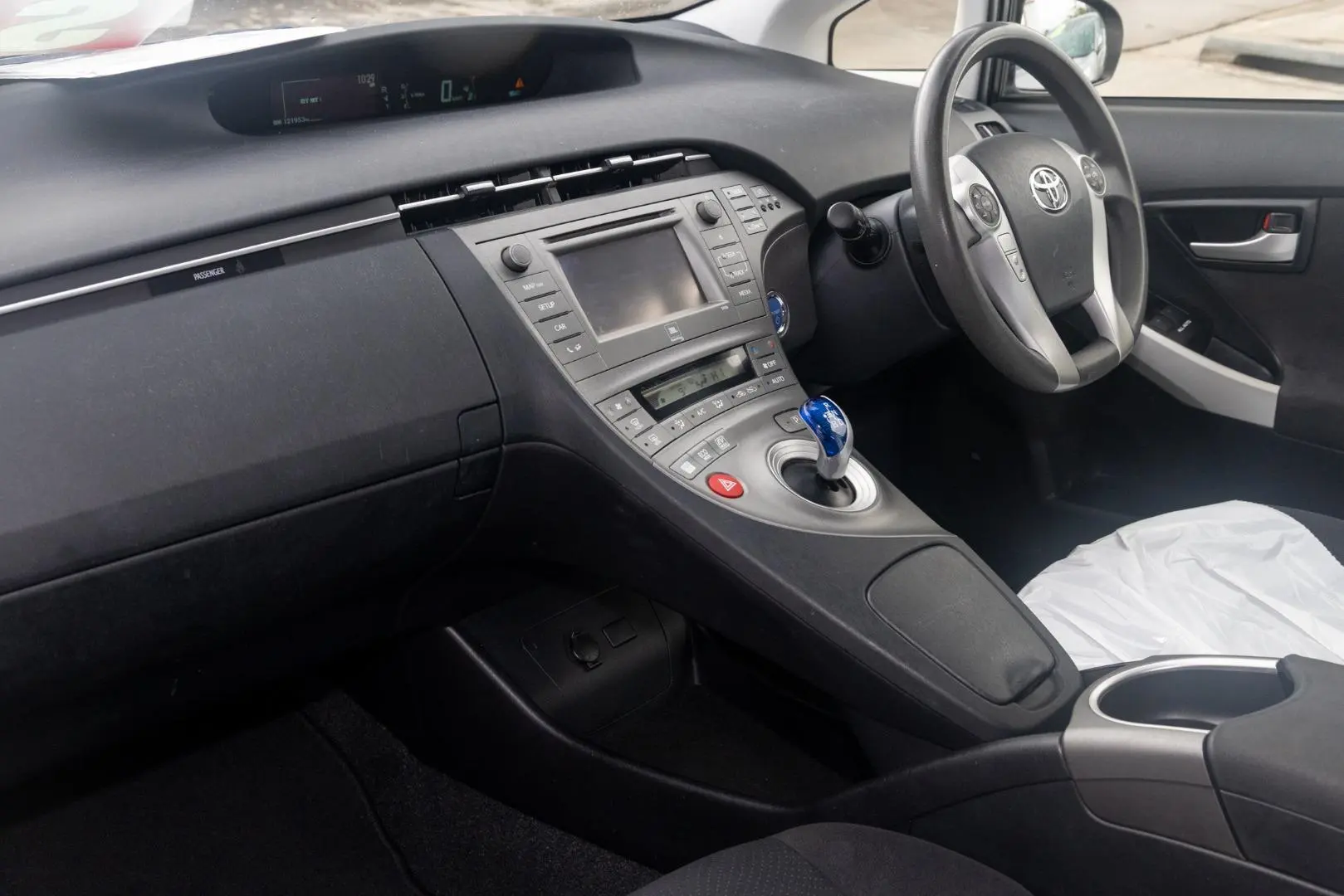2012 Toyota Prius Gallery Image 8