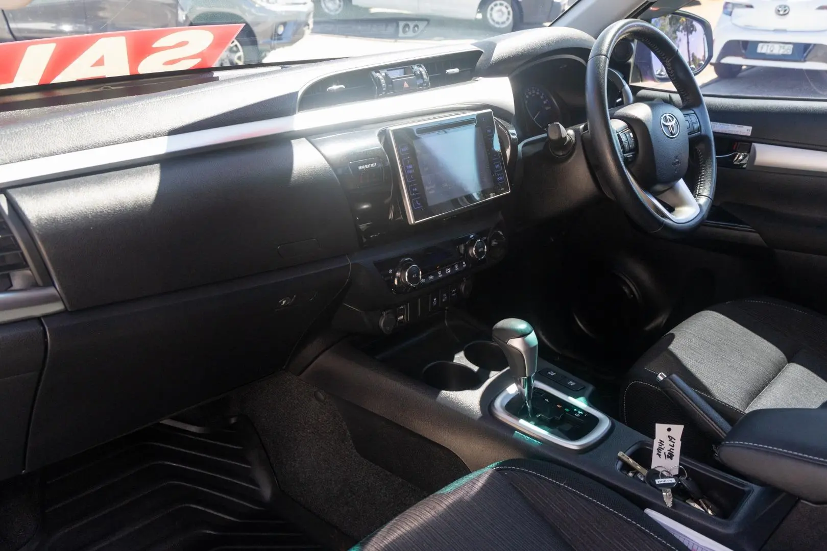 2018 Toyota Hilux Gallery Image 8