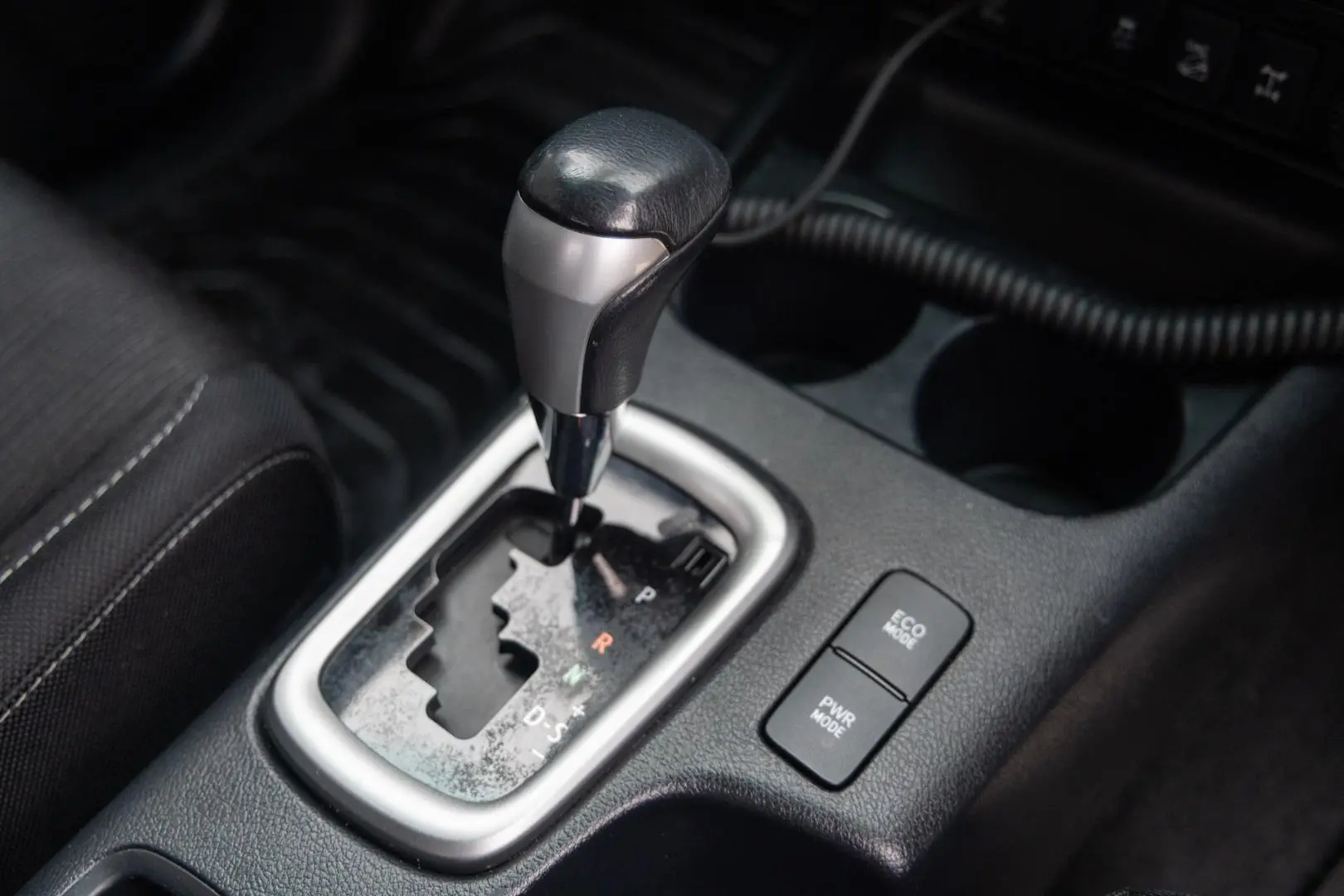 2016 Toyota Hilux Gallery Image 10