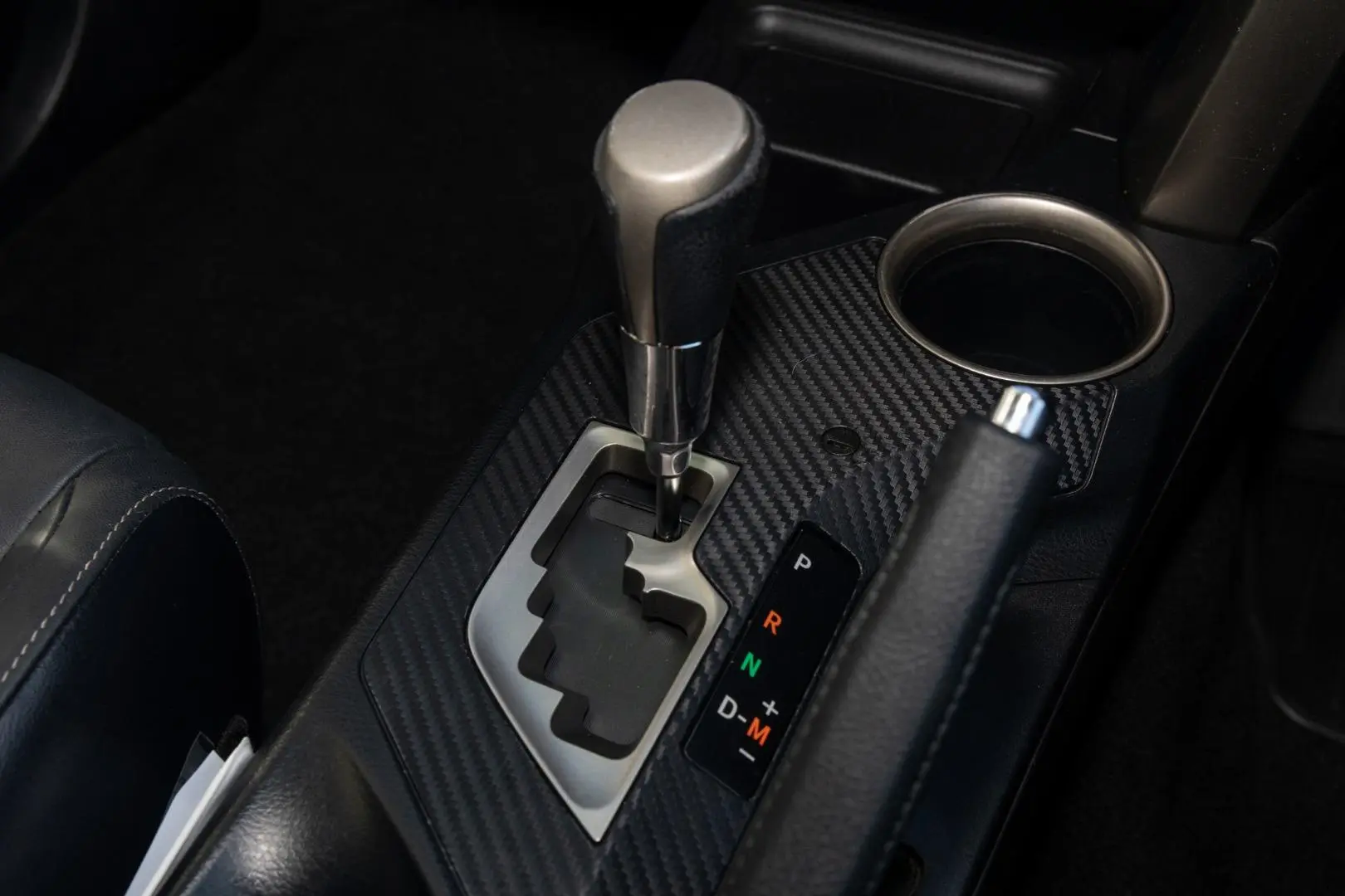 2014 Toyota RAV4 Gallery Image 16