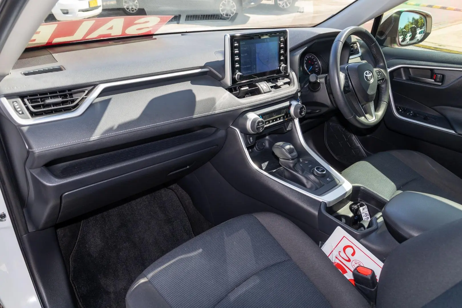 2021 Toyota RAV4 Gallery Image 8