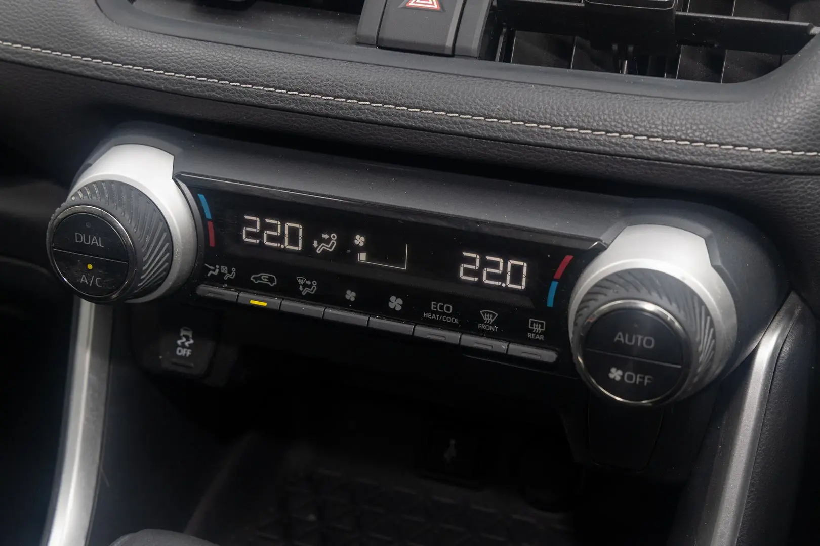 2019 Toyota RAV4 Gallery Image 18