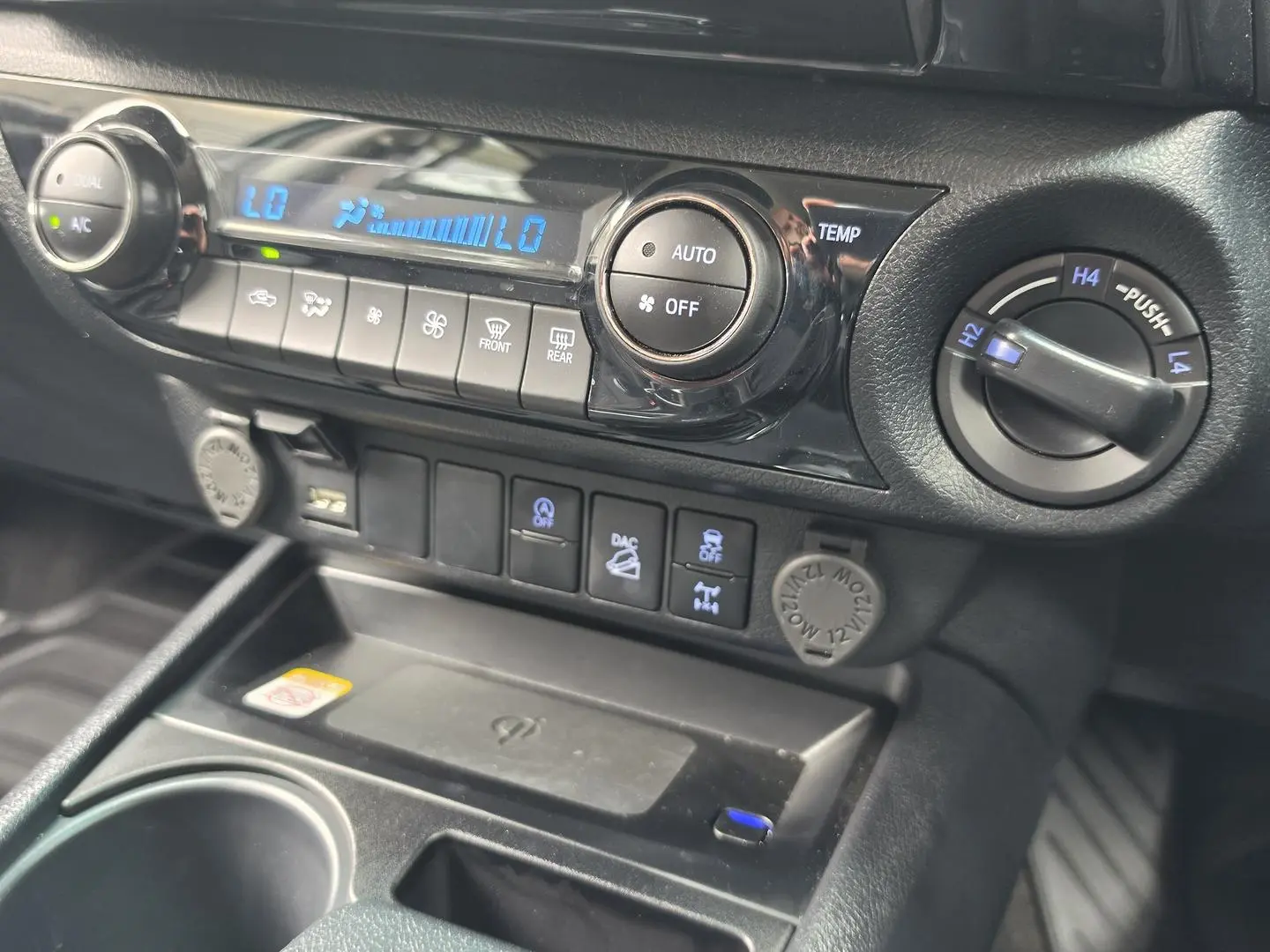 2025 Toyota Hilux Gallery Image 29