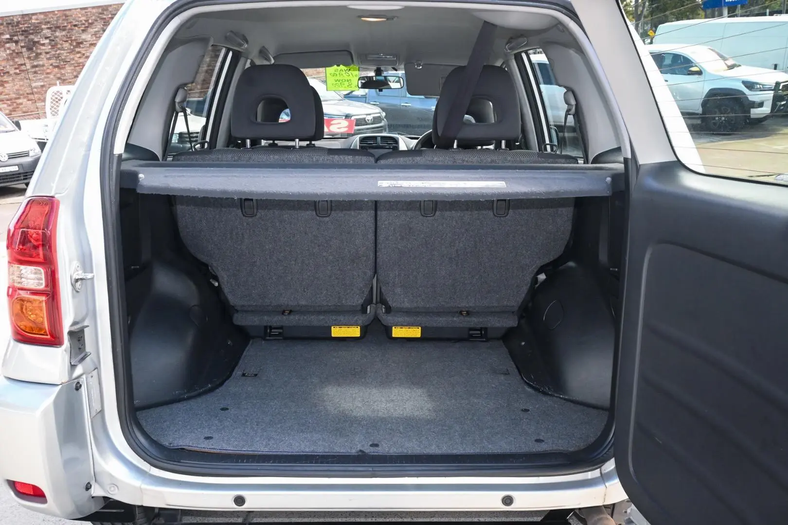 2005 Toyota RAV4 Gallery Image 25