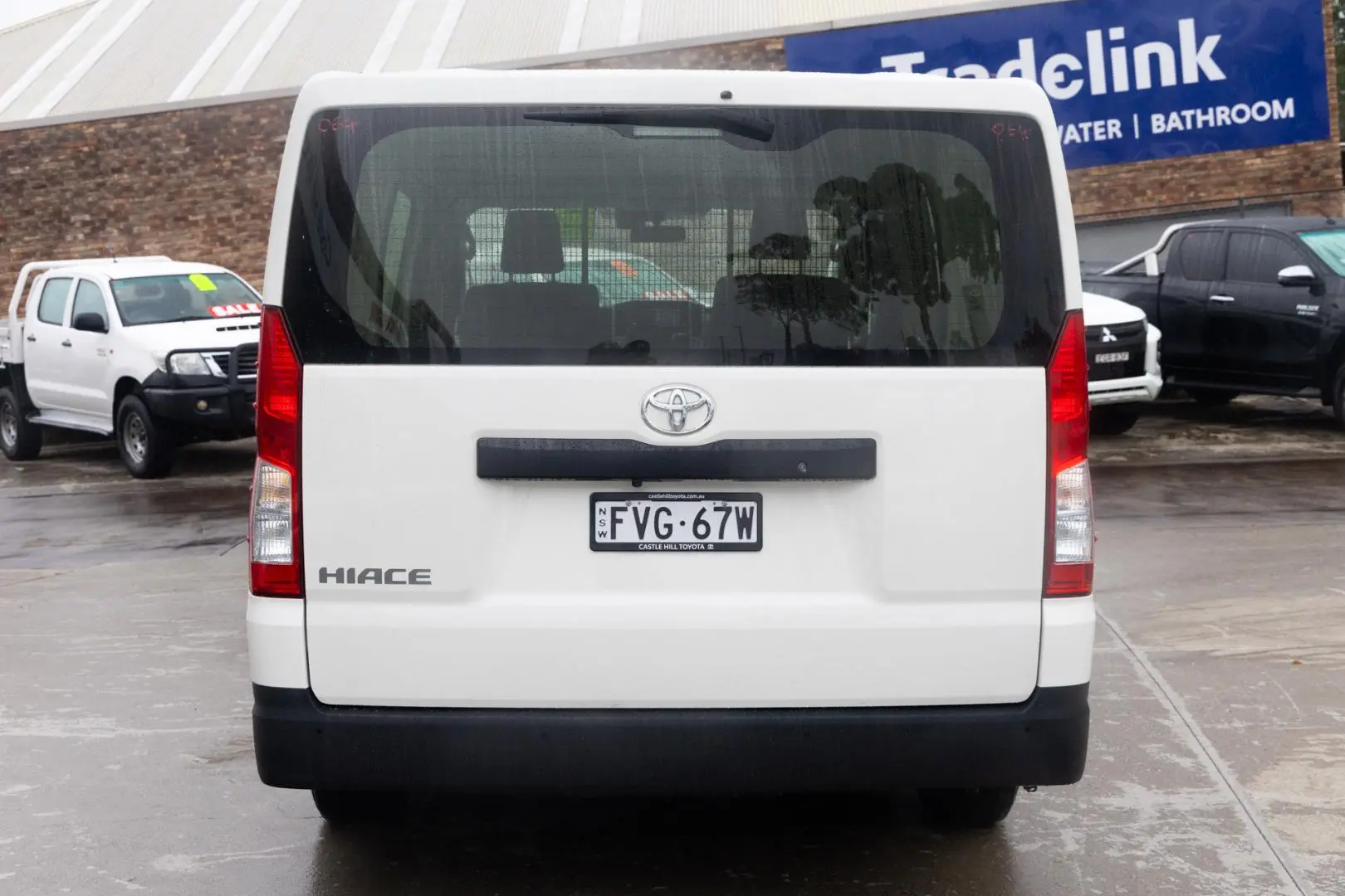 2023 Toyota Hiace Gallery Image 5