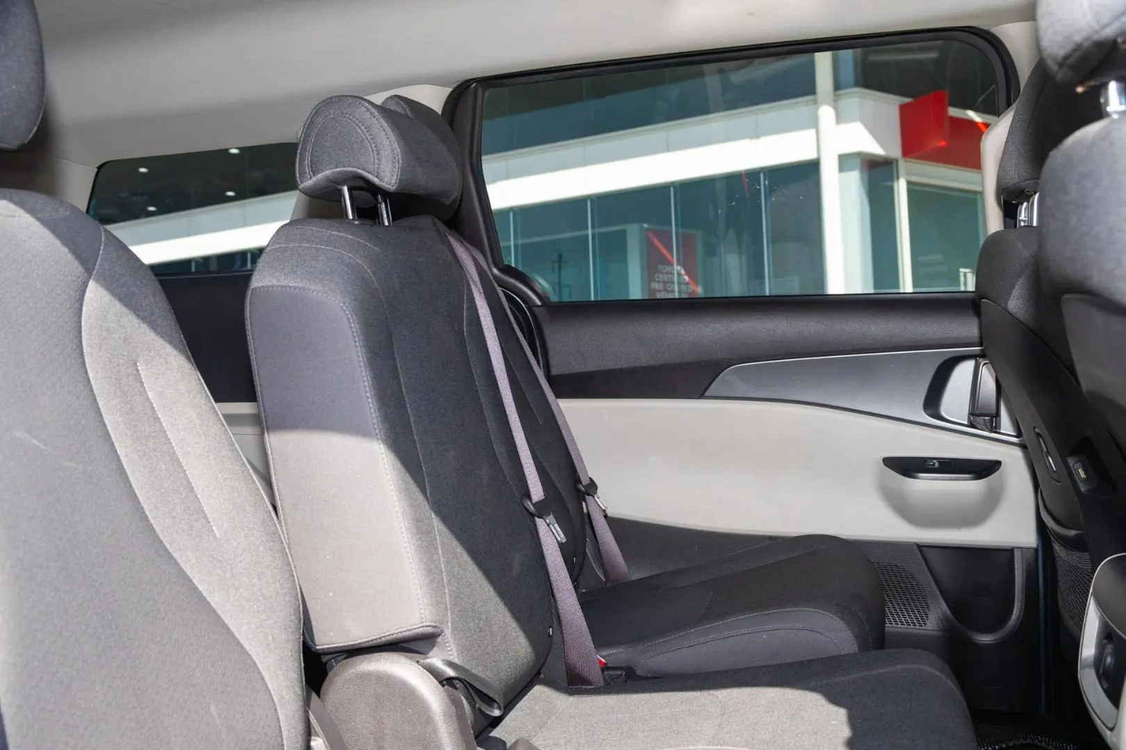 2021 Kia Carnival Gallery Image 9