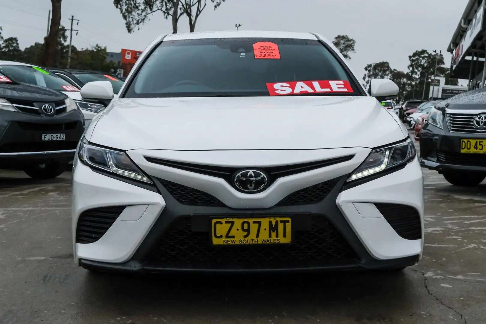 2020 Toyota Camry Gallery Image 4