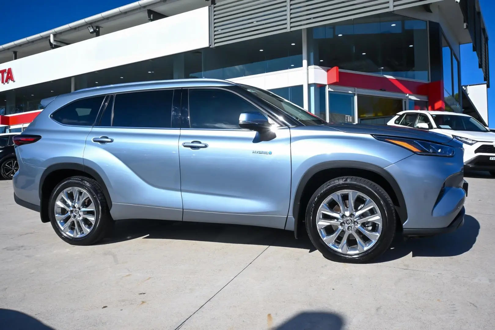 2025 Toyota Kluger Gallery Image 3