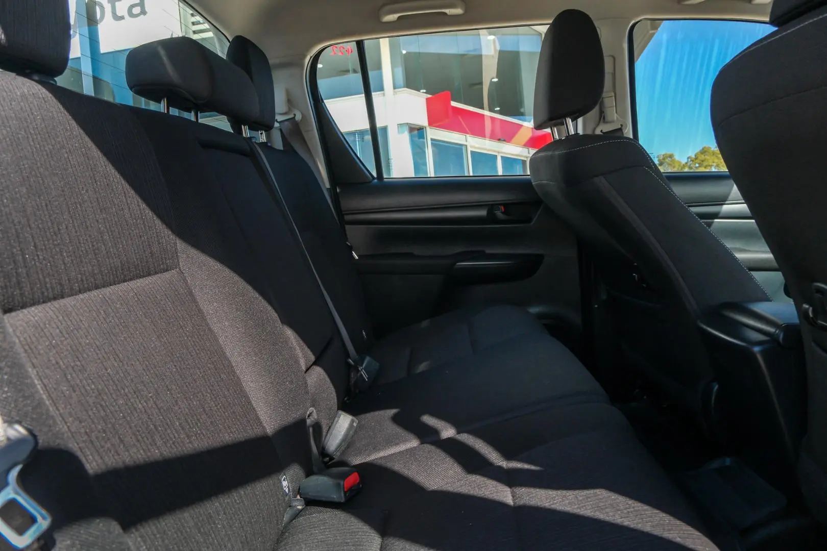 2022 Toyota Hilux Gallery Image 9