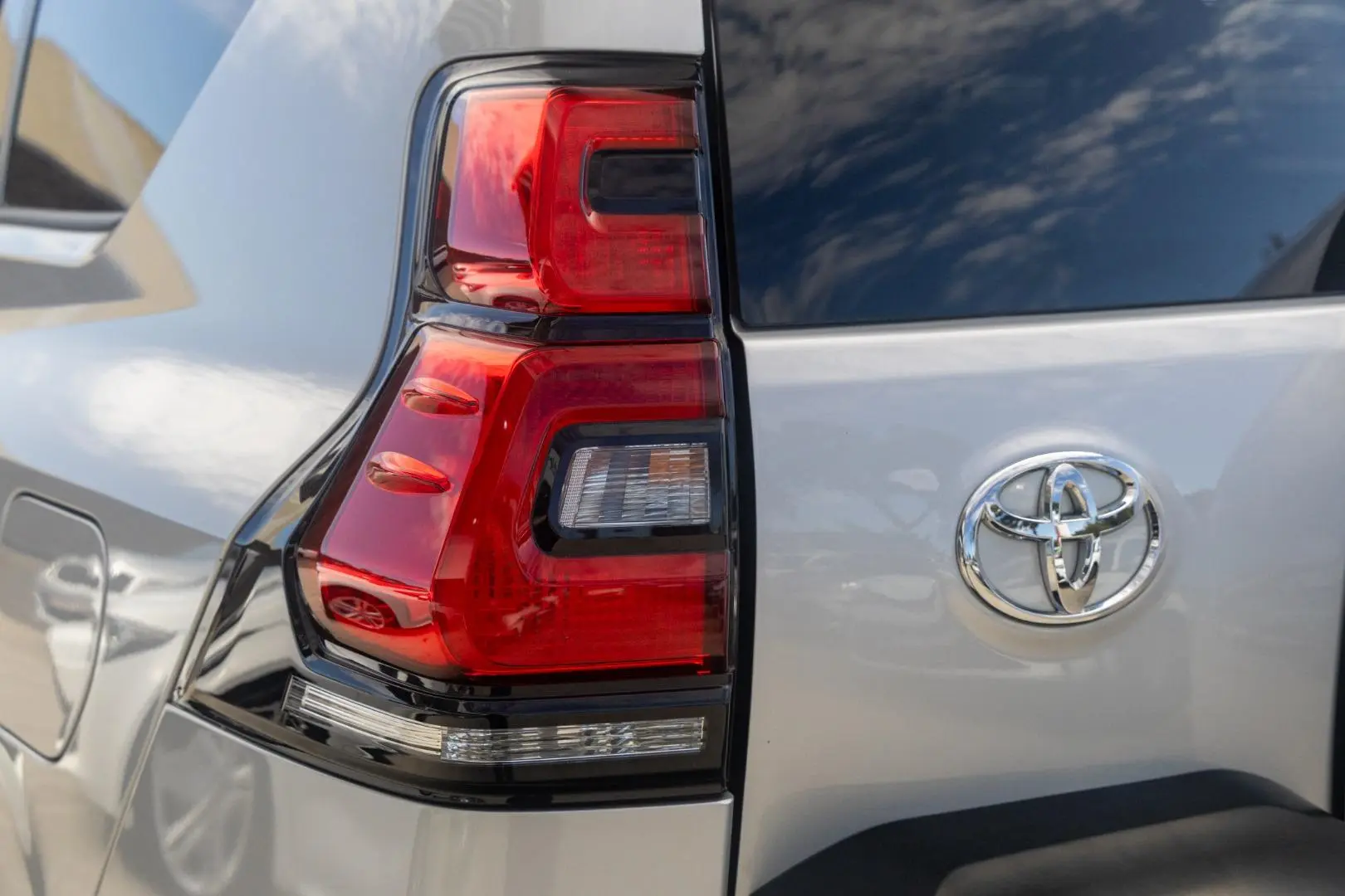 2022 Toyota Landcruiser Prado Gallery Image 20