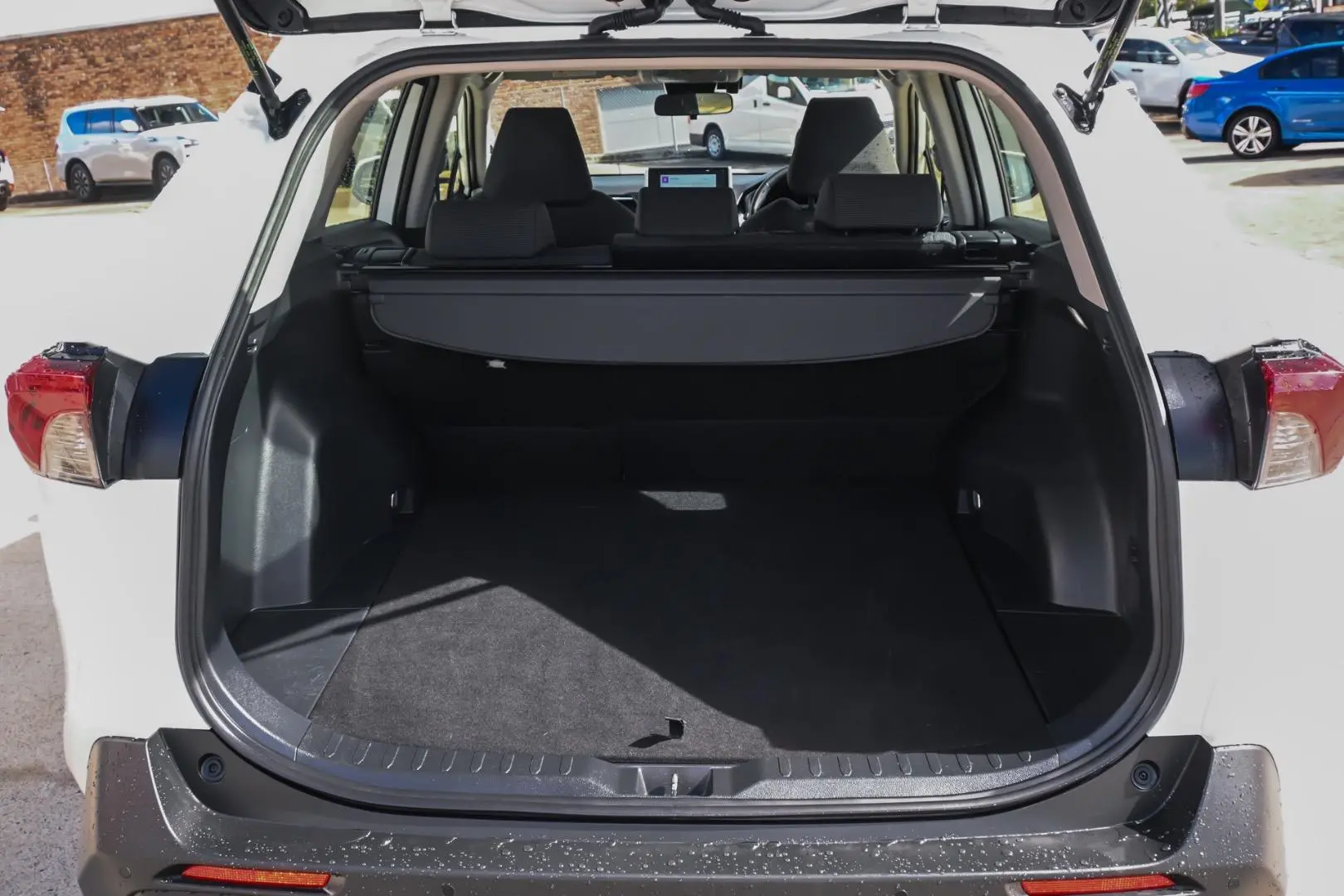 2025 Toyota RAV4 Gallery Image 20