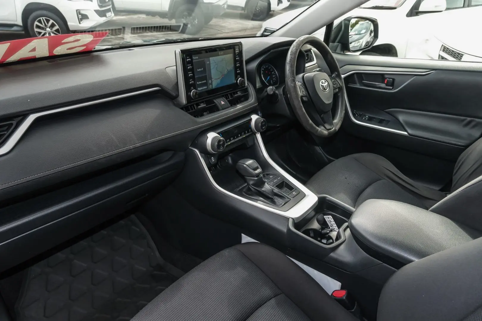 2019 Toyota RAV4 Gallery Image 8