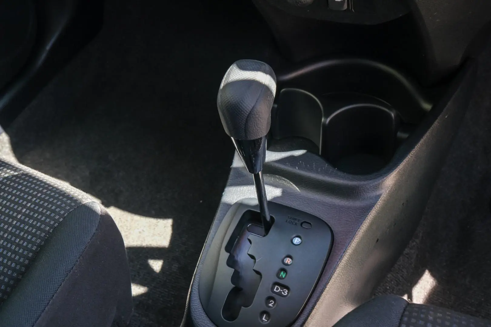 2016 Toyota Yaris Gallery Image 14