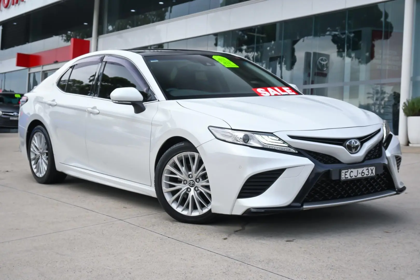 2019 Toyota Camry Gallery Image 1