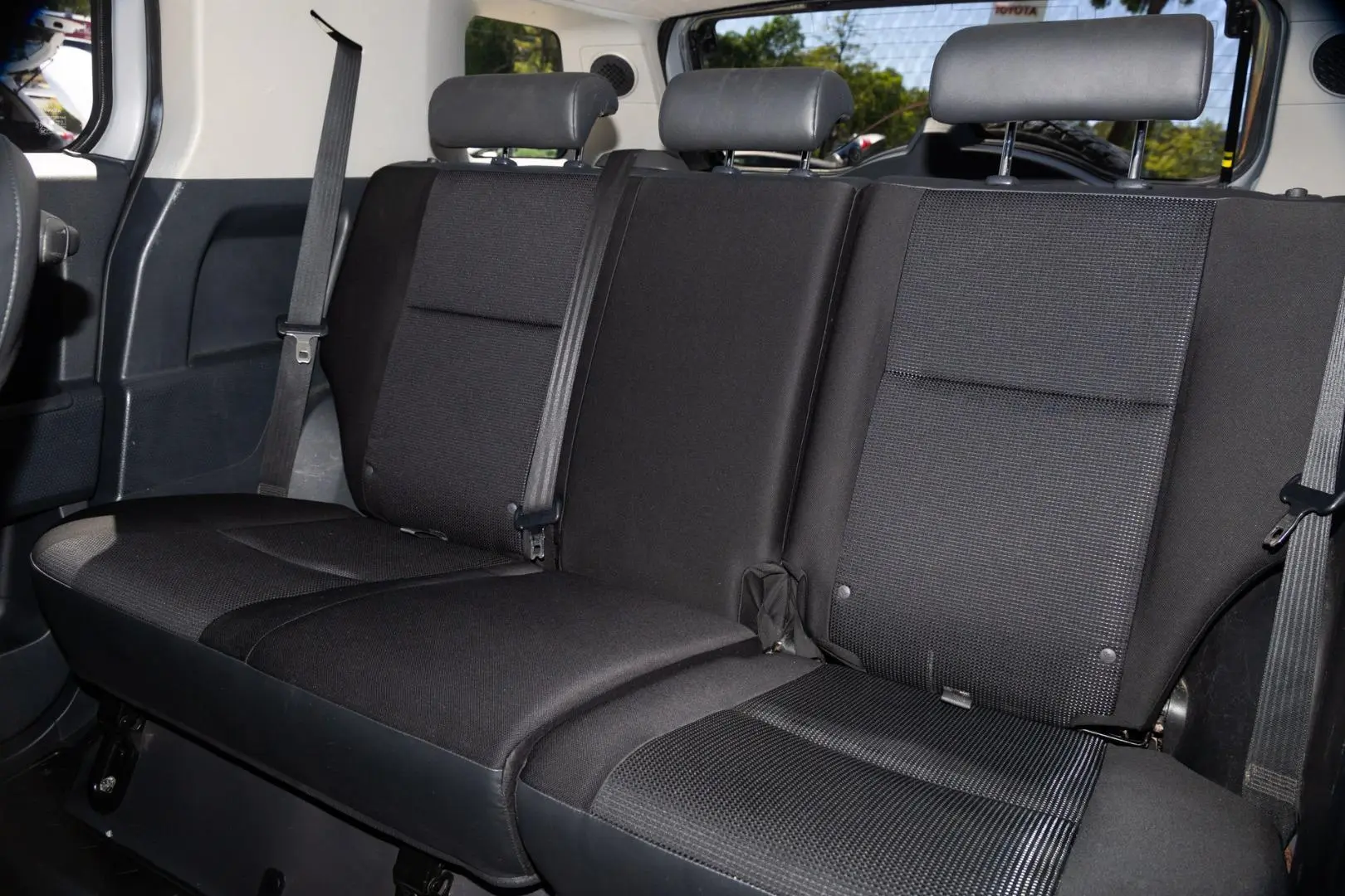 2015 Toyota FJ Cruiser Gallery Image 9