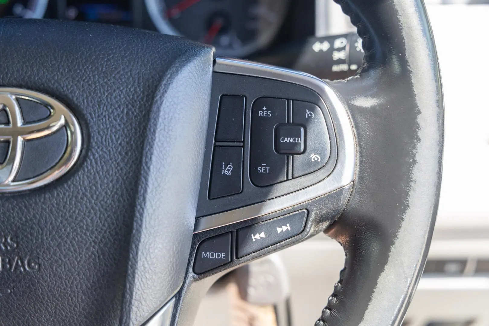 2020 Toyota Hiace Gallery Image 15