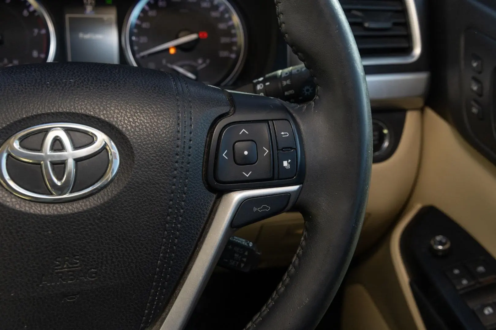 2015 Toyota Kluger Gallery Image 12