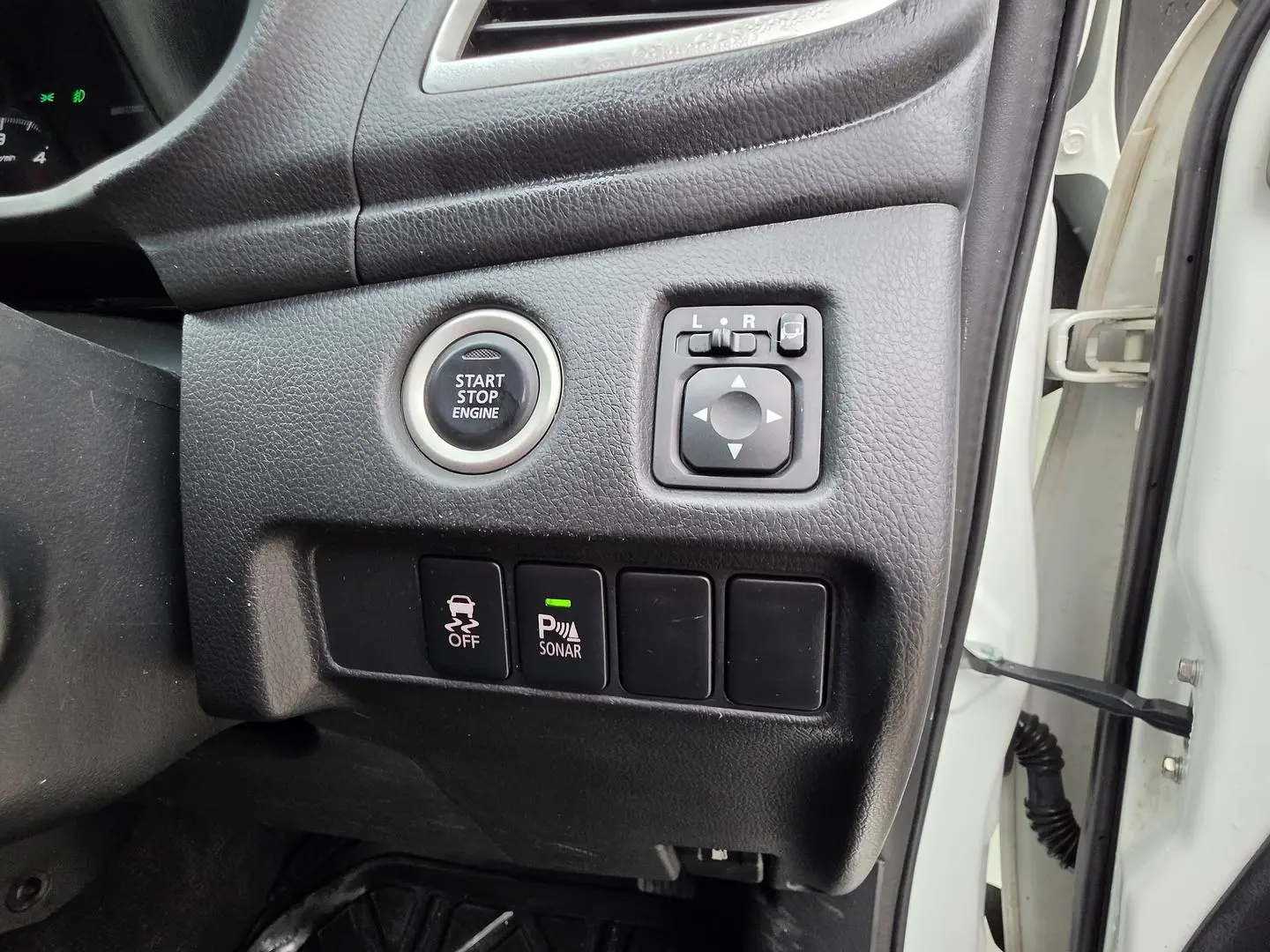 2017 Mitsubishi Pajero Sport Gallery Image 24