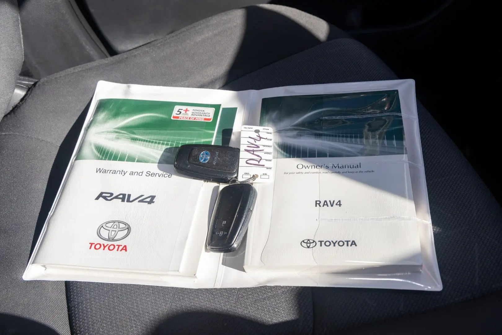 2019 Toyota RAV4 Gallery Image 18