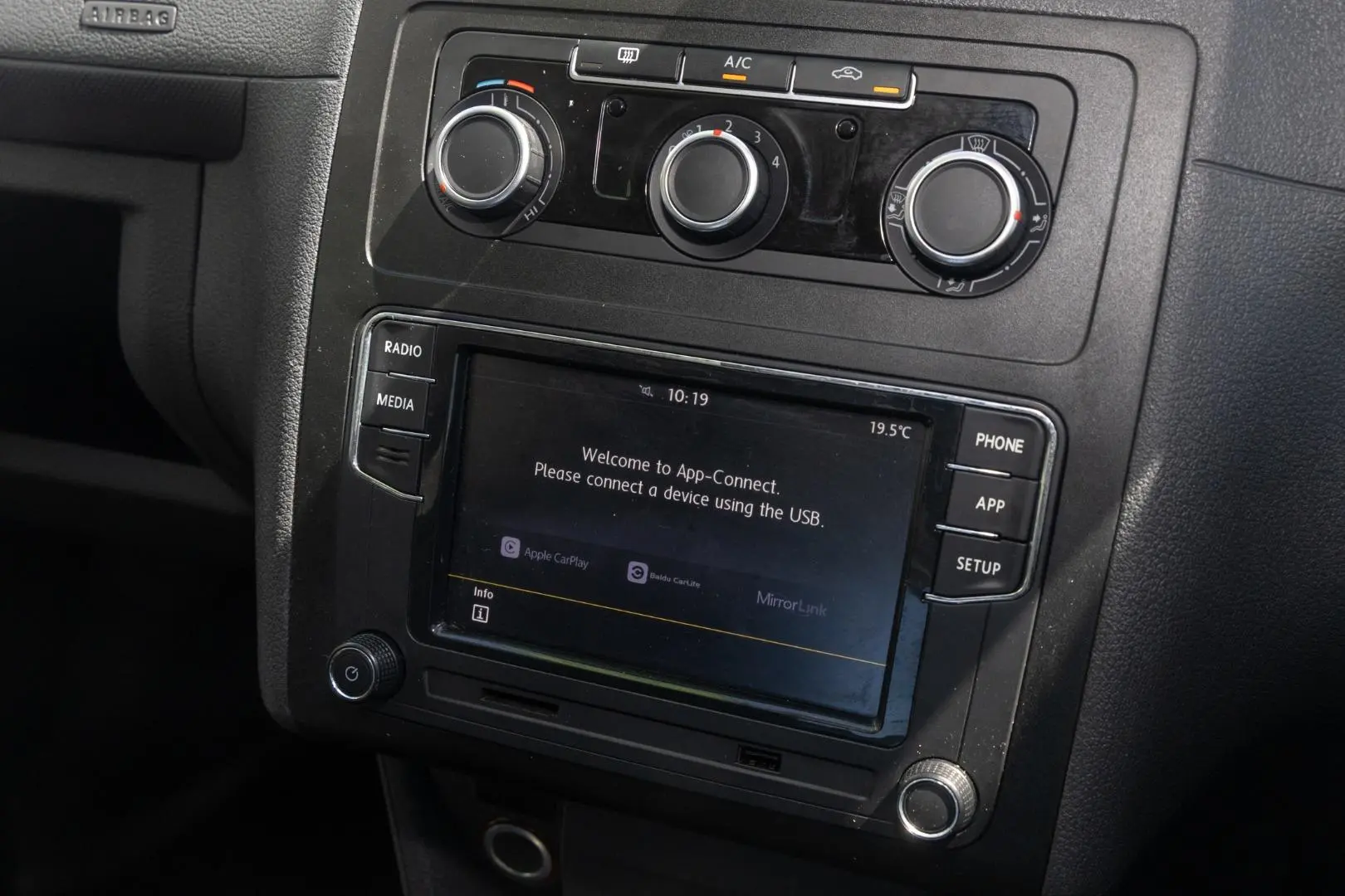 2015 Volkswagen Caddy Gallery Image 14