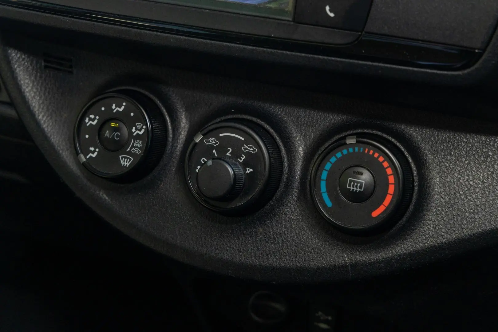 2019 Toyota Yaris Gallery Image 16