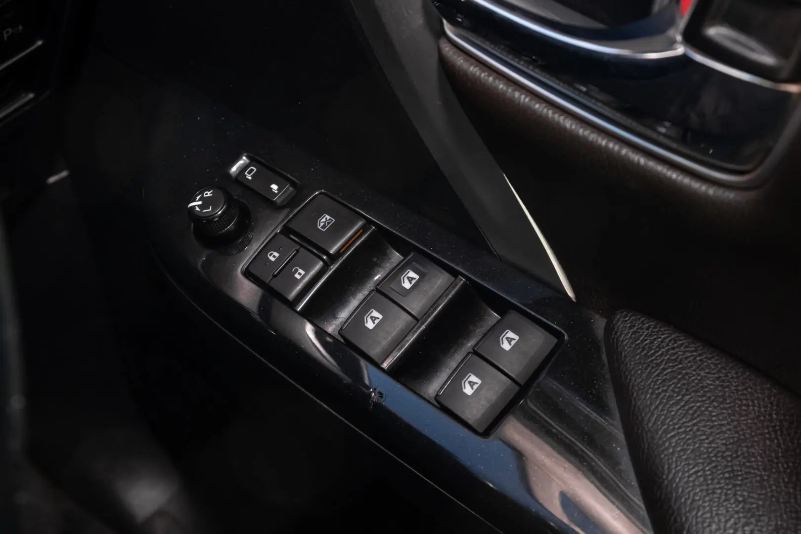 2017 Toyota Fortuner Gallery Image 17