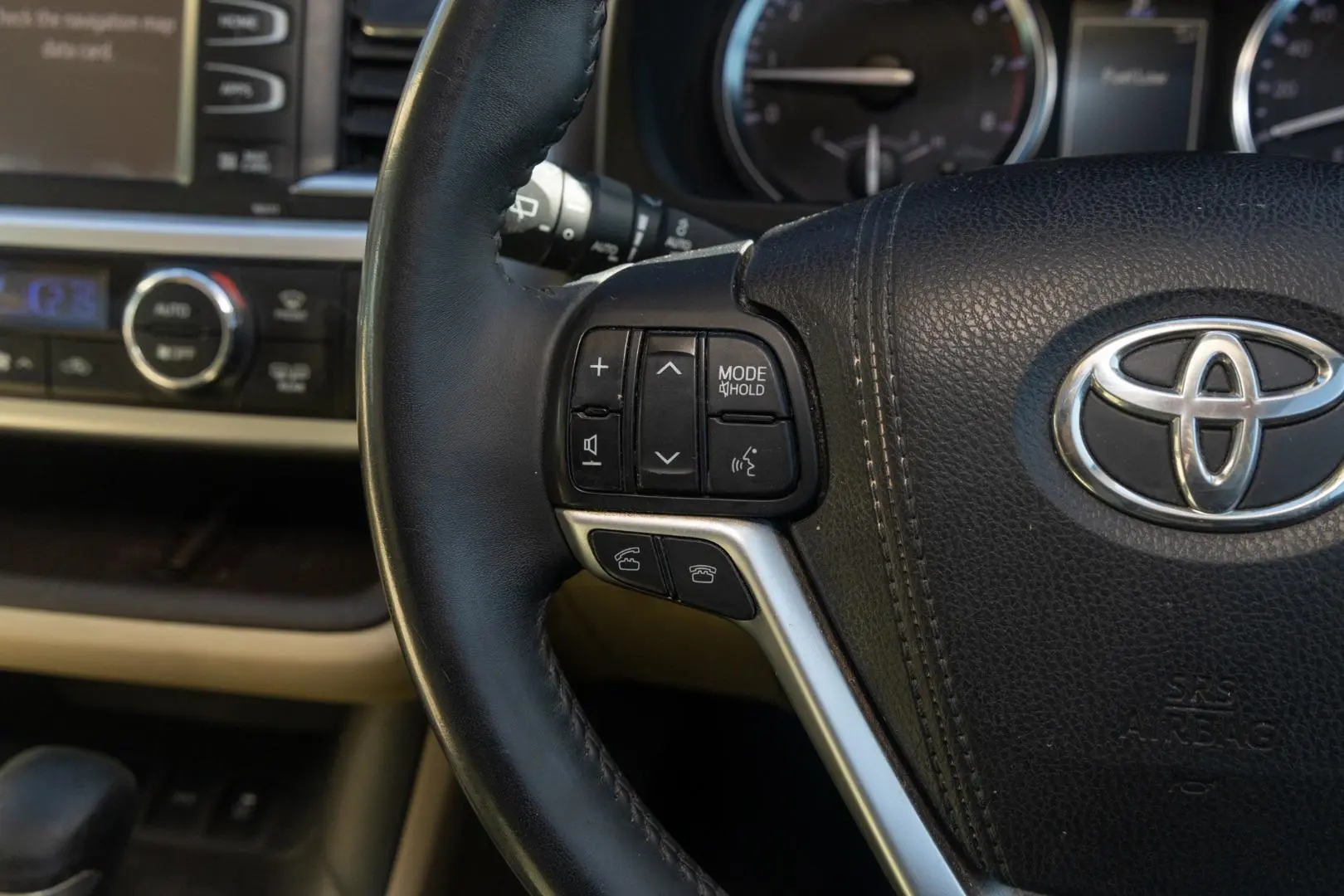 2015 Toyota Kluger Gallery Image 11