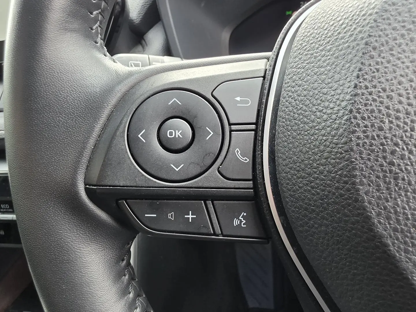 2023 Toyota RAV4 Gallery Image 33