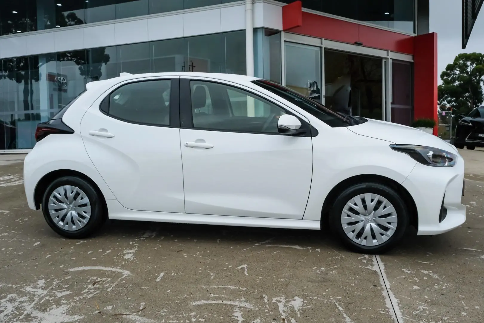 2022 Toyota Yaris Gallery Image 3