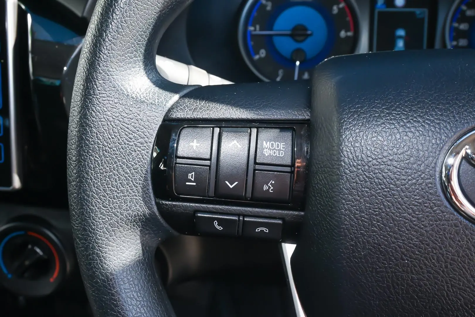 2020 Toyota Hilux Gallery Image 12