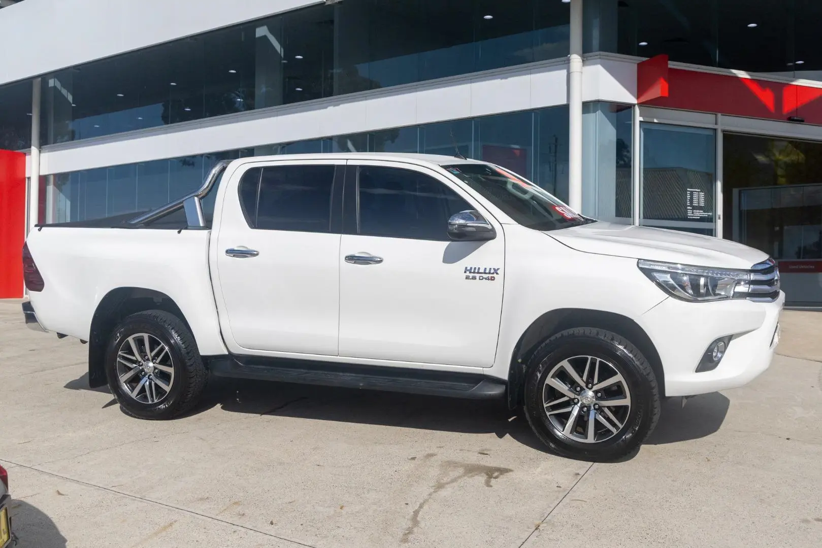 2018 Toyota Hilux Gallery Image 3