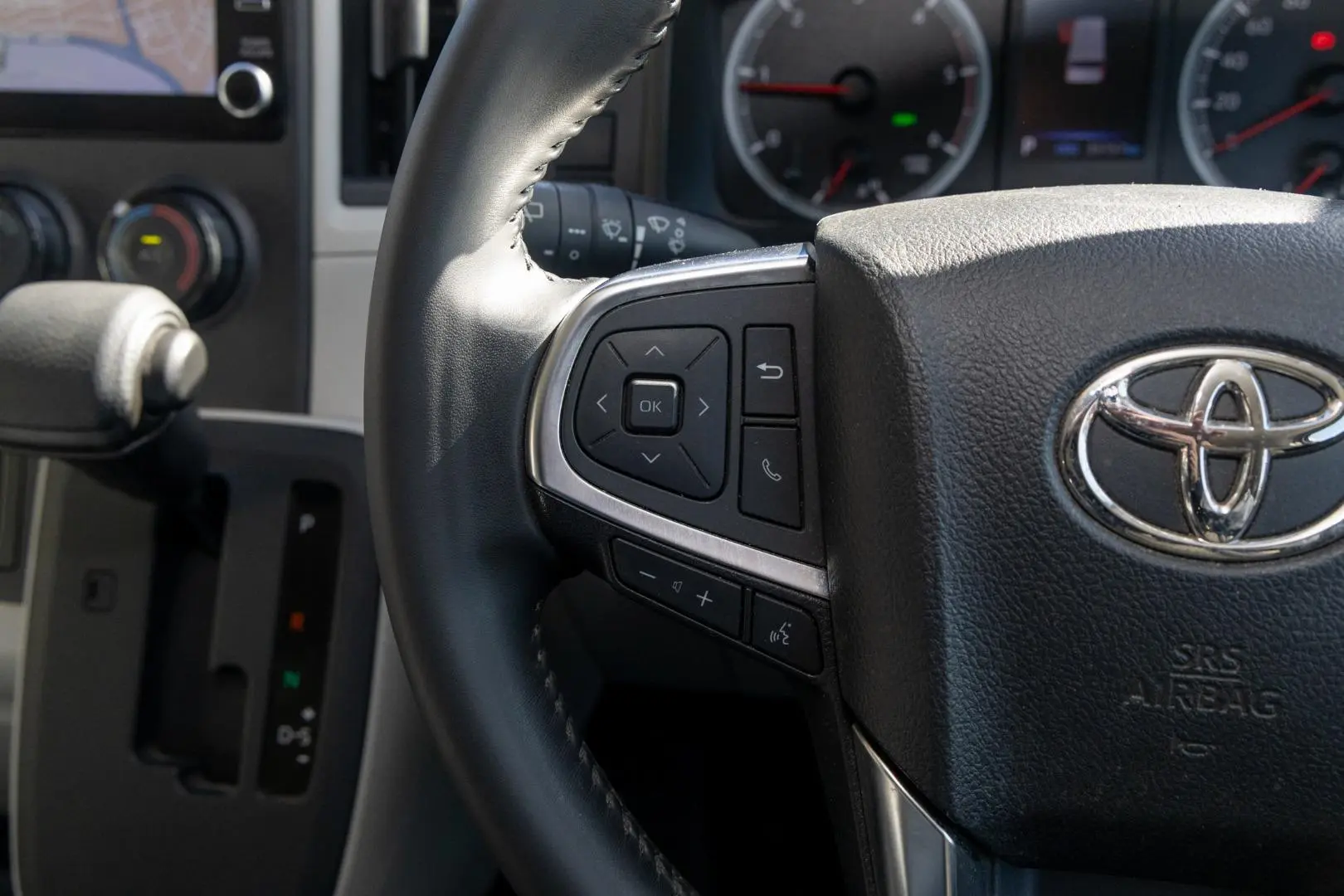 2022 Toyota Hiace Gallery Image 11