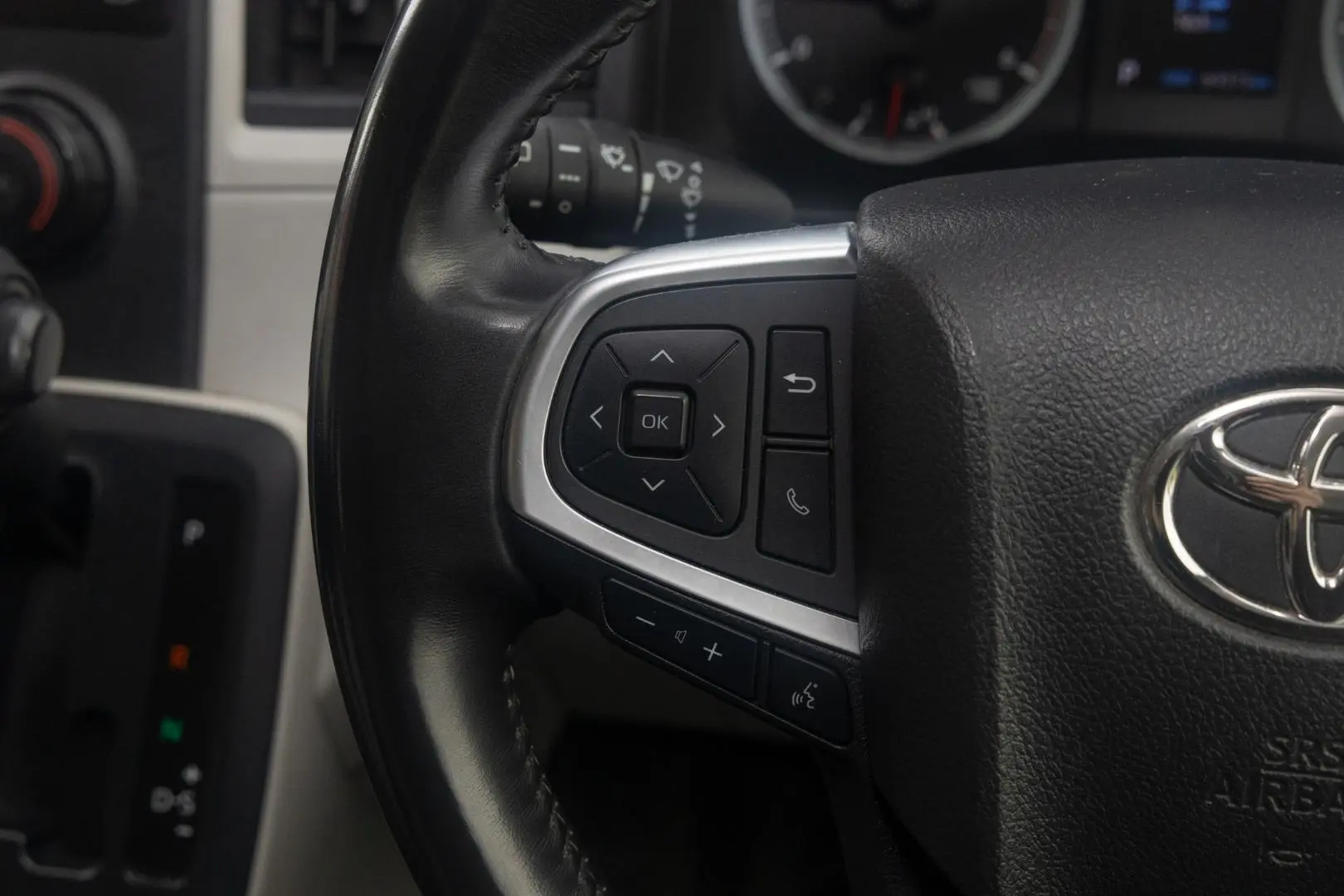 2021 Toyota Hiace Gallery Image 11