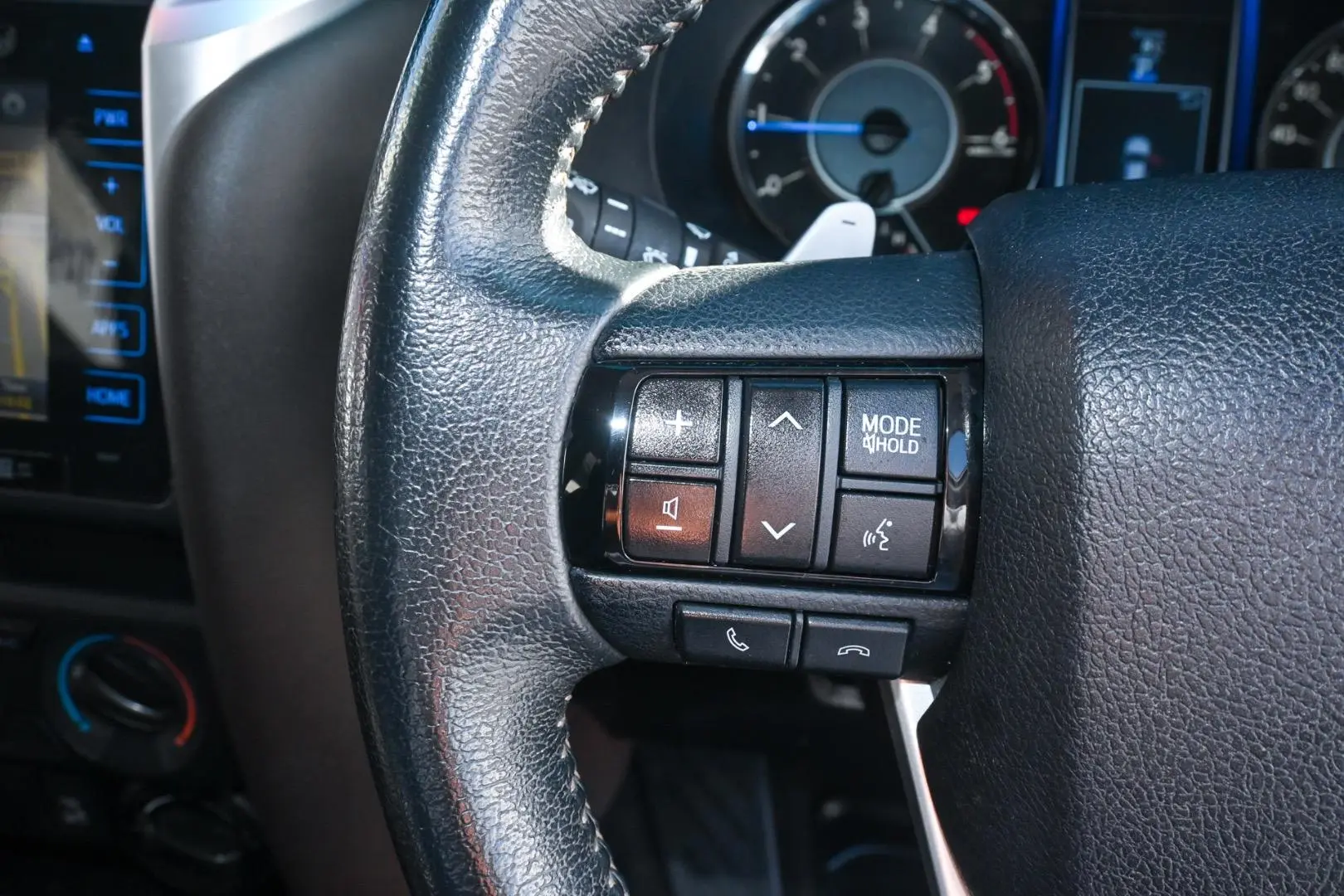 2018 Toyota Fortuner Gallery Image 12