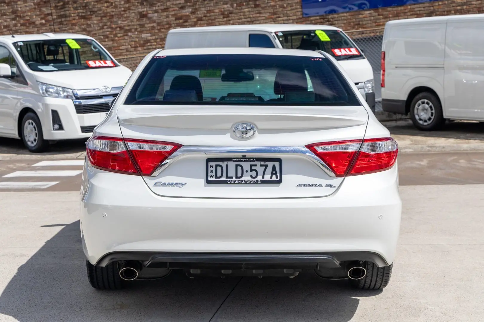 2016 Toyota Camry Gallery Image 5