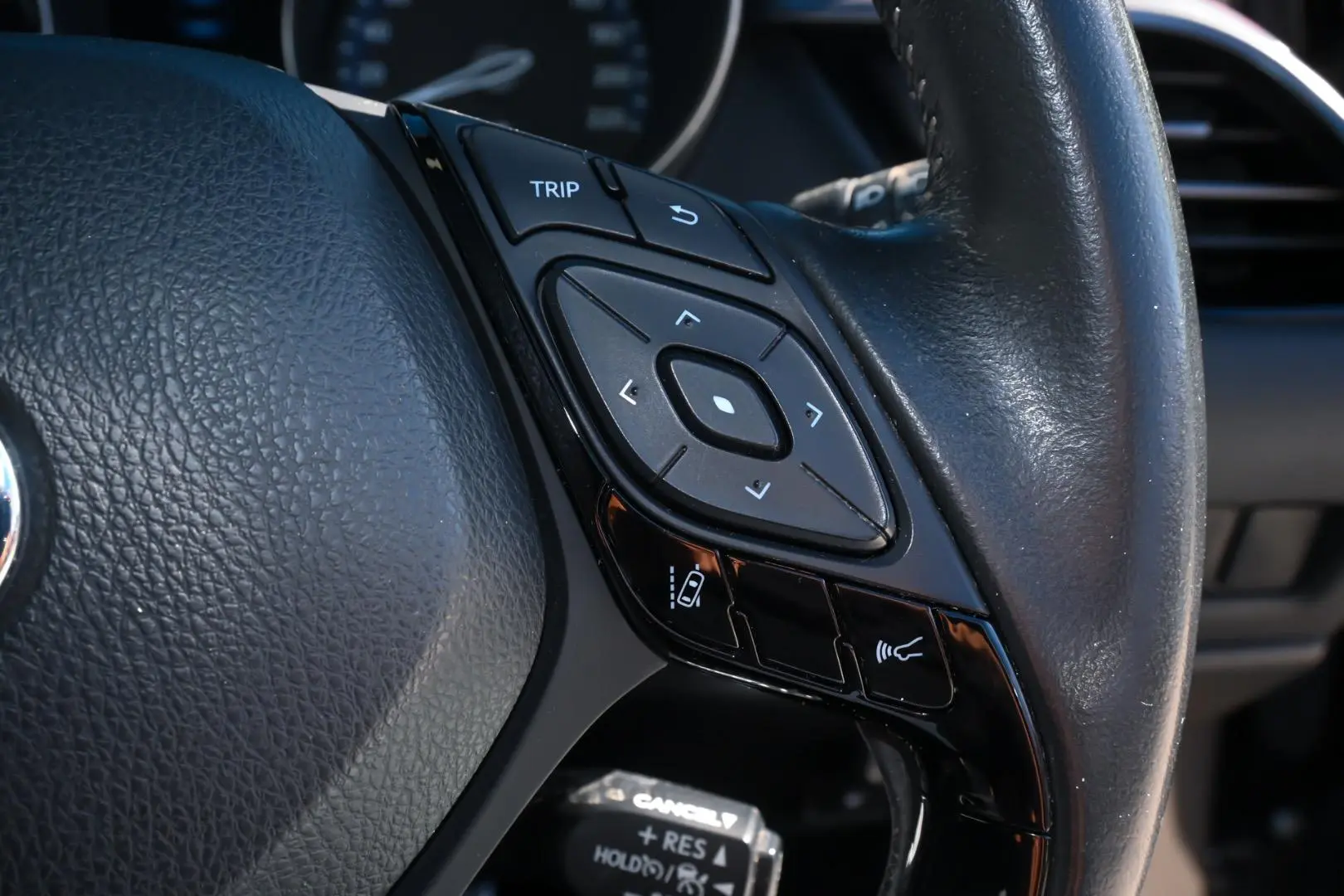2021 Toyota C-HR Gallery Image 13