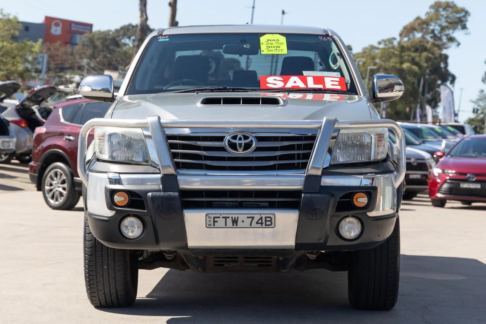 2014 Toyota Hilux Gallery Image 4