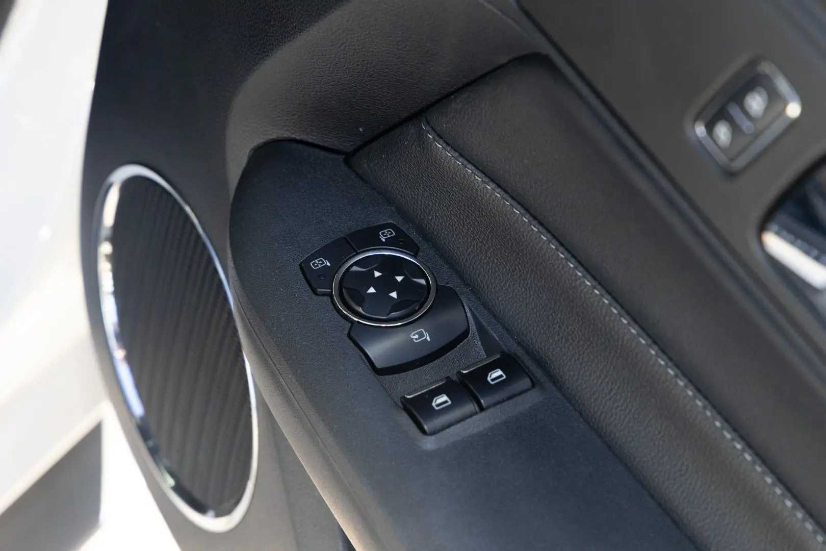 2017 Ford Mustang Gallery Image 17