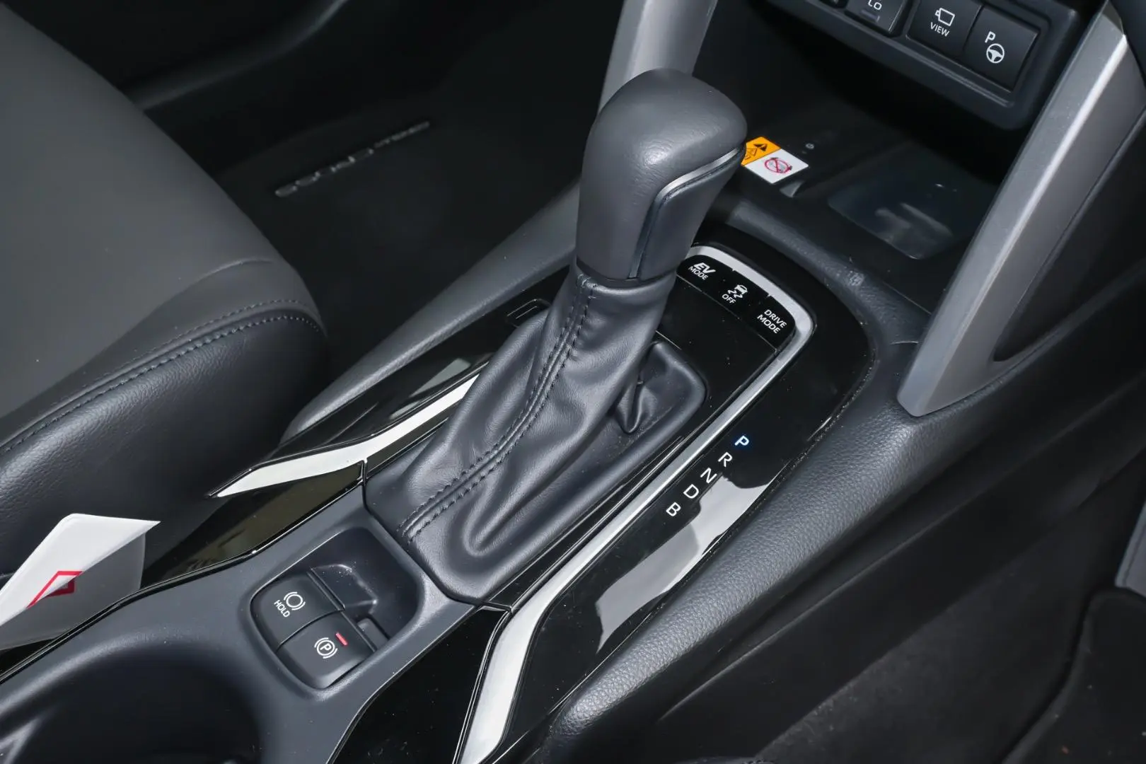 2025 Toyota Corolla Cross Gallery Image 15