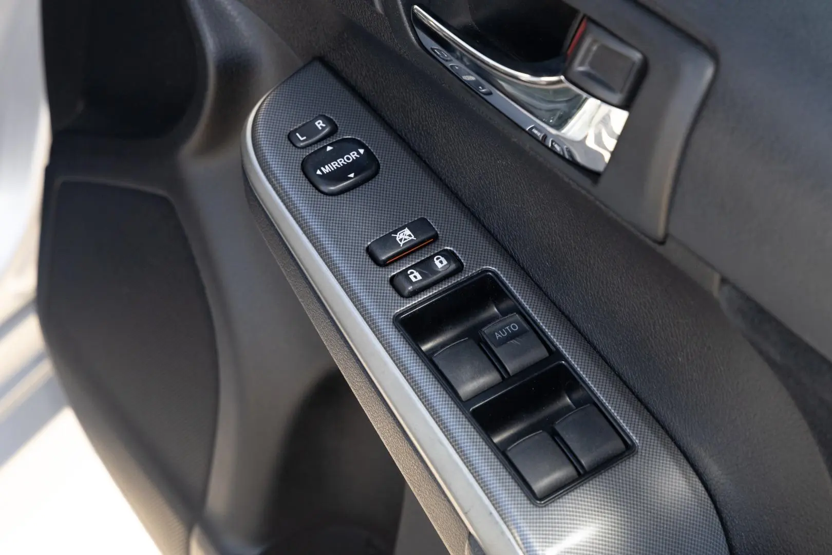 2012 Toyota Camry Gallery Image 17