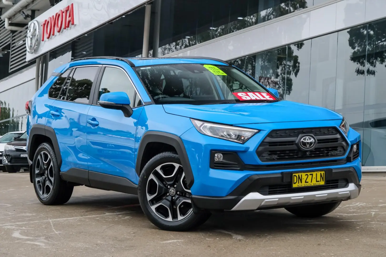 2019 Toyota RAV4 Gallery Image 1