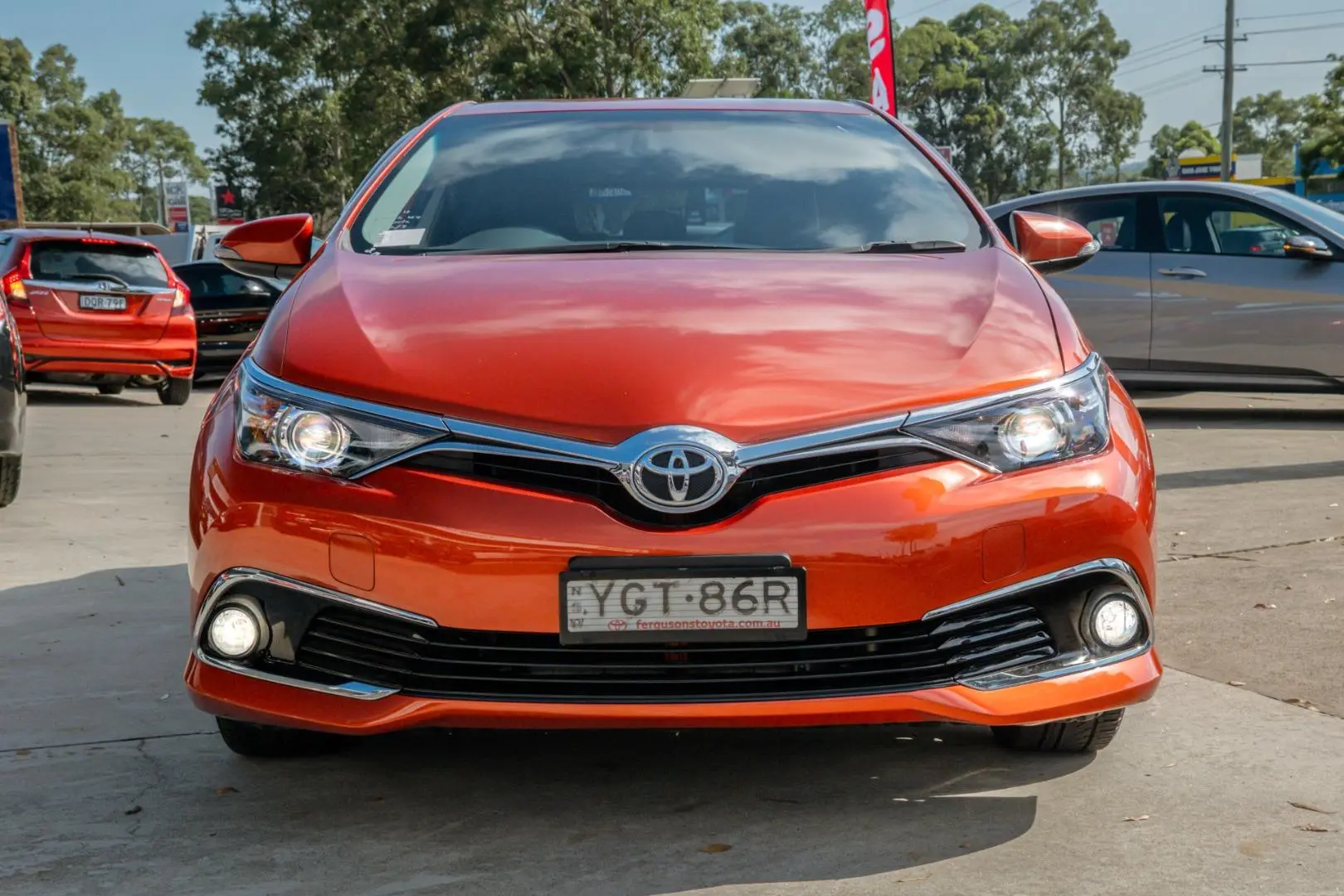 2018 Toyota Corolla Gallery Image 4