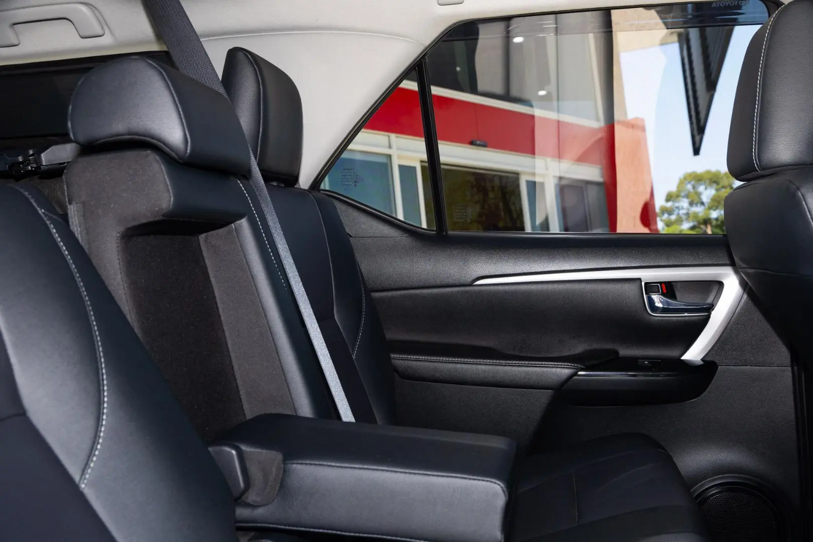 2022 Toyota Fortuner Gallery Image 9